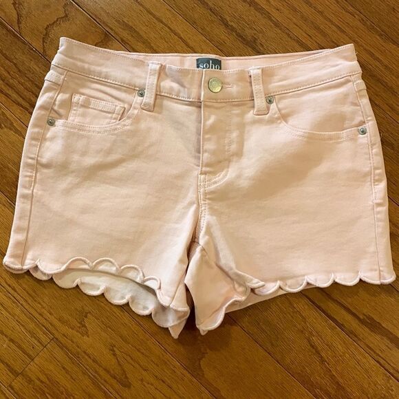 Soho Size 0 pale pink denim jeans with scalloped hemline. - Picture 1 of 9